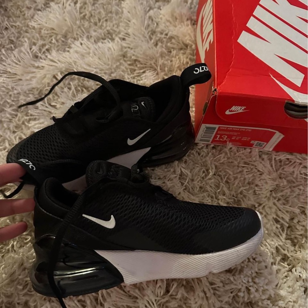 Nike Kids' Grade School Air Max 270 Shoes (Boys)